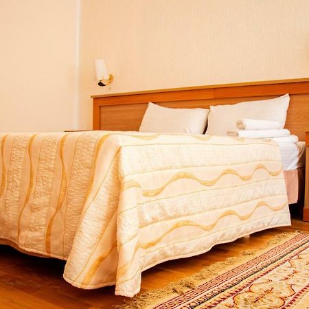 Altyn Dala Hotel Астана Екстериор снимка