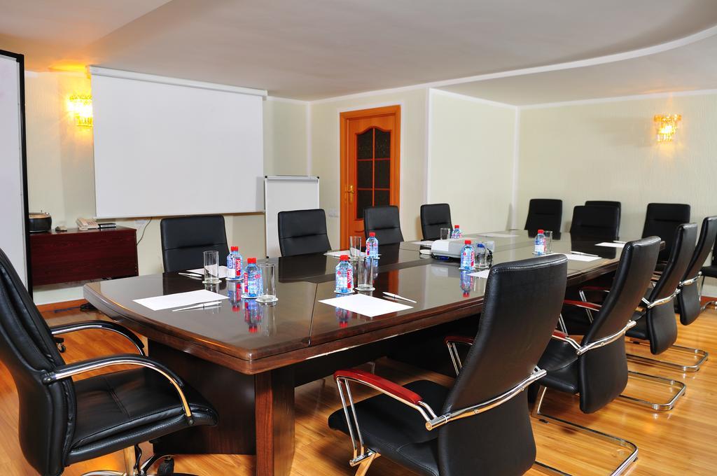 Altyn Dala Hotel Астана Екстериор снимка