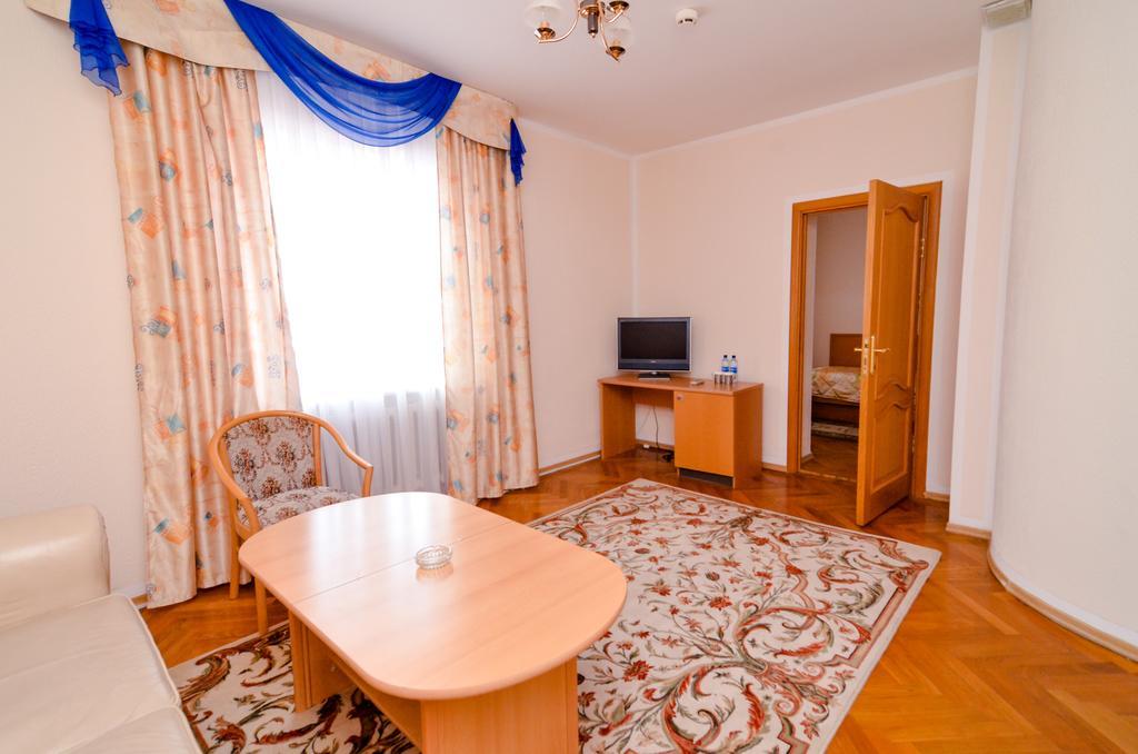 Altyn Dala Hotel Астана Екстериор снимка