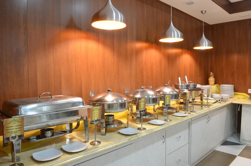 Altyn Dala Hotel Астана Екстериор снимка