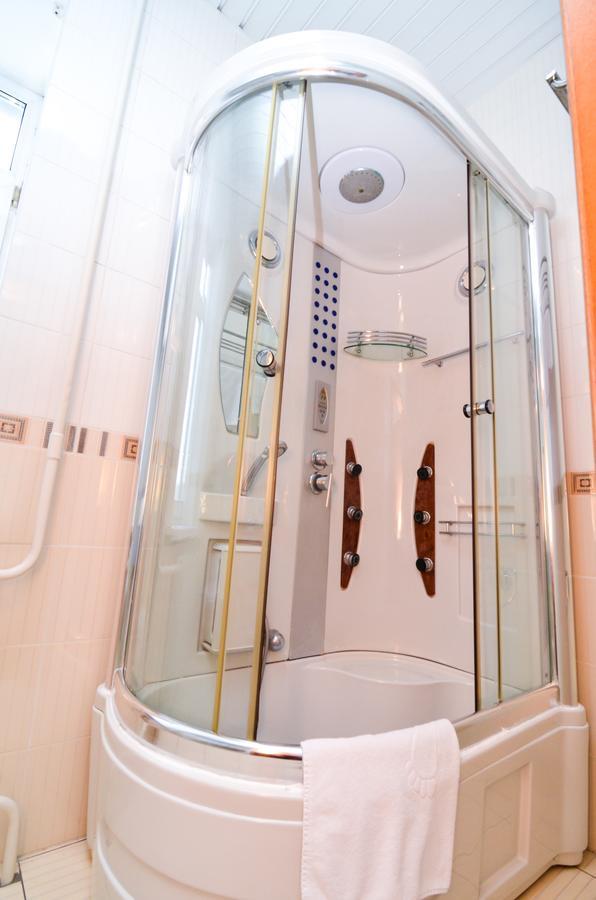 Altyn Dala Hotel Астана Екстериор снимка